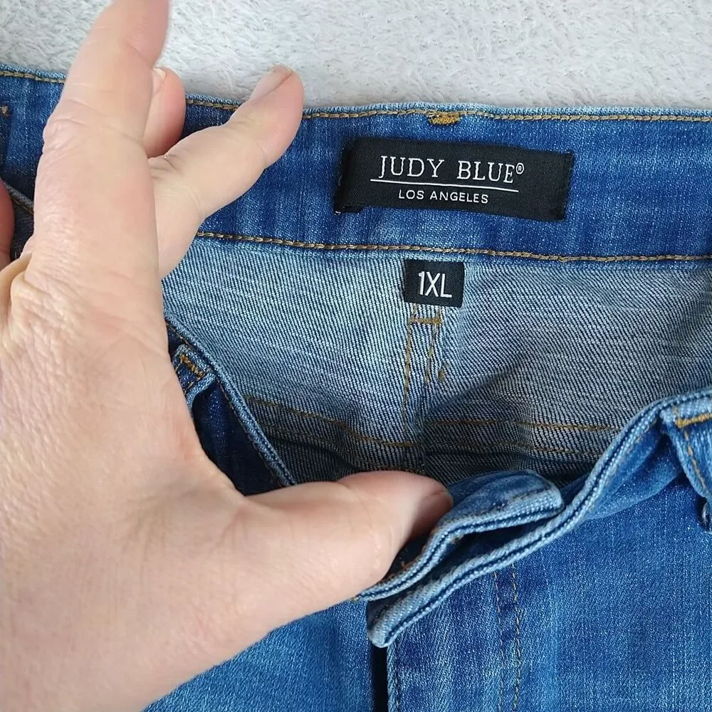 Judy Blue High Rise Cuffed Leopord Denim Shorts Women's 1XL Distressed cutoffs - Picture 7 of 12